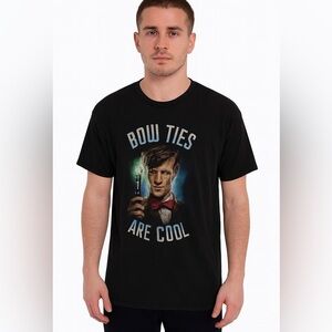 Vintage Doctor Who Bow Ties Are Cool T Shirt size Large